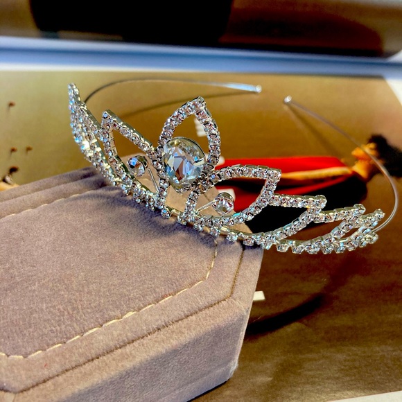 Crystal Wedding Crown Princess Headband Bridal Tiara - Picture 2 of 5